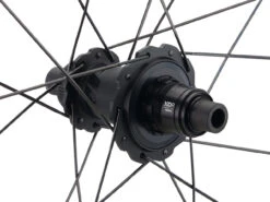 ZIPP 858 NSW Carbon Tubeless Disc Center Lock Laufradsatz Modell 2023 11 ZIPP 858 NSW Carbon Tubeless Disc Center Lock Laufradsatz Modell 2023 -Fahrradzubehör 461871